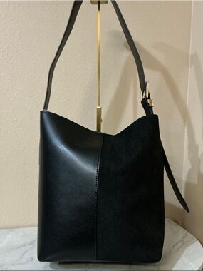 A New Day Black Two-Tone Shoulder Bag. Absolutely stunning 🤩